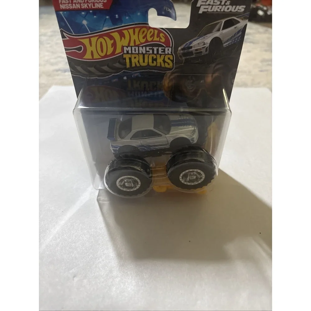 Hot Wheels Monster Trucks Fast & Furious Nissan Skyline  1:64 Diecast